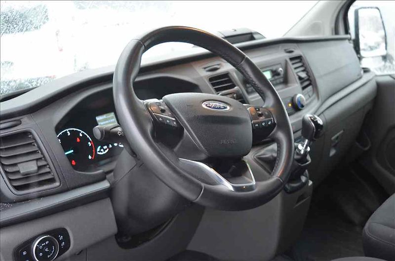 Ford Transit (2022) CUSTOM 2,0 D - fotka 9 z 16