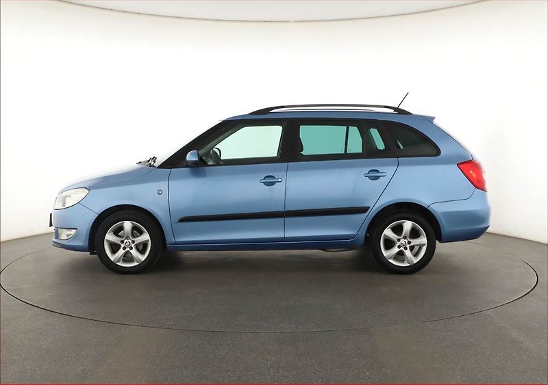 Škoda Fabia (2013) Ambition 1.2 TSI, Serv.kniha - fotka 3 z 12