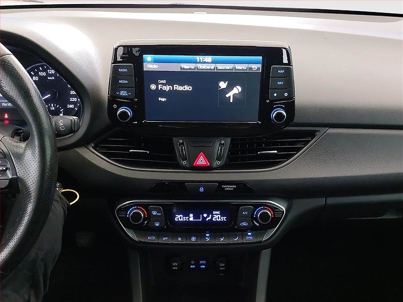 Hyundai i30 (2018) 1.4 T-GDI, Navi, Xenony - fotka 9 z 16