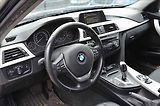 BMW Řada 3 (2016) 320D XDRIVE TOURING AT - náhled 16