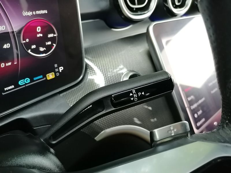 Mercedes-Benz Třídy C (2022) 200 D AMG - fotka 21 z 42