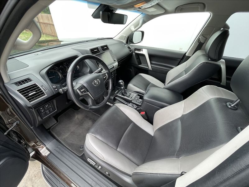 Toyota Land Cruiser 2,8 D4-D AT6 Executive NAVI - fotka 5 z 24