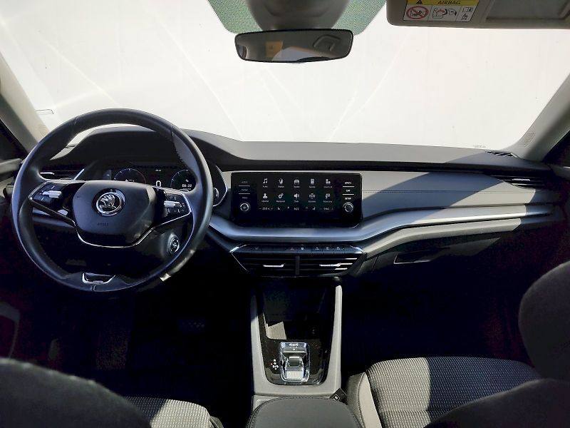 Škoda Octavia (2023) Combi Ambition Plus 2,0 Tdi 11 - fotka 5 z 33
