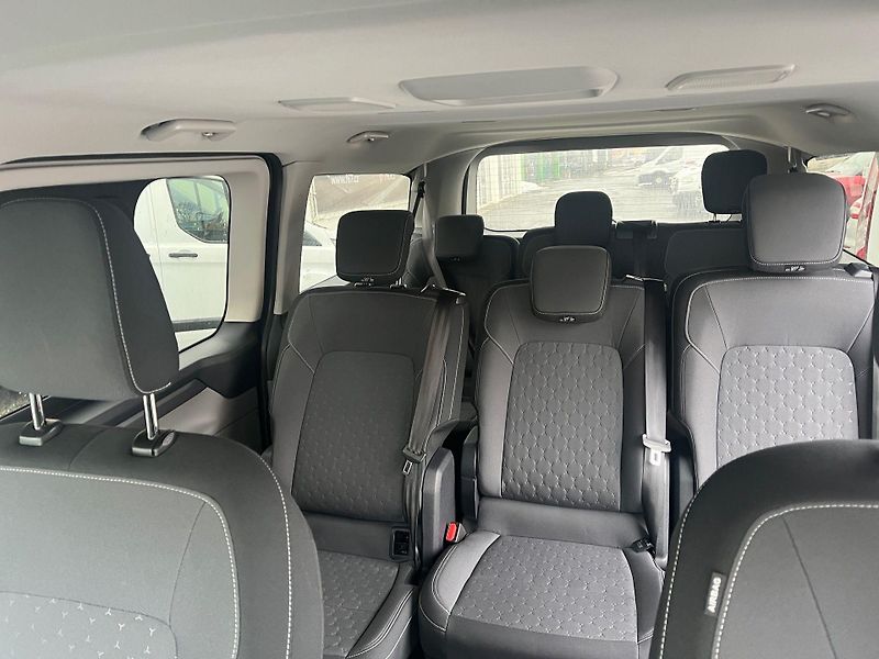 Ford Tourneo Custom (2024) Titanium L2 AWD, 2.0 EcoBlue - fotka 13 z 13