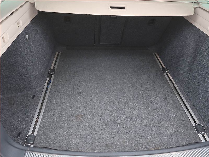 Škoda Superb (2012) Elegance 2.0 TDI, Navi, Xenony - fotka 14 z 21