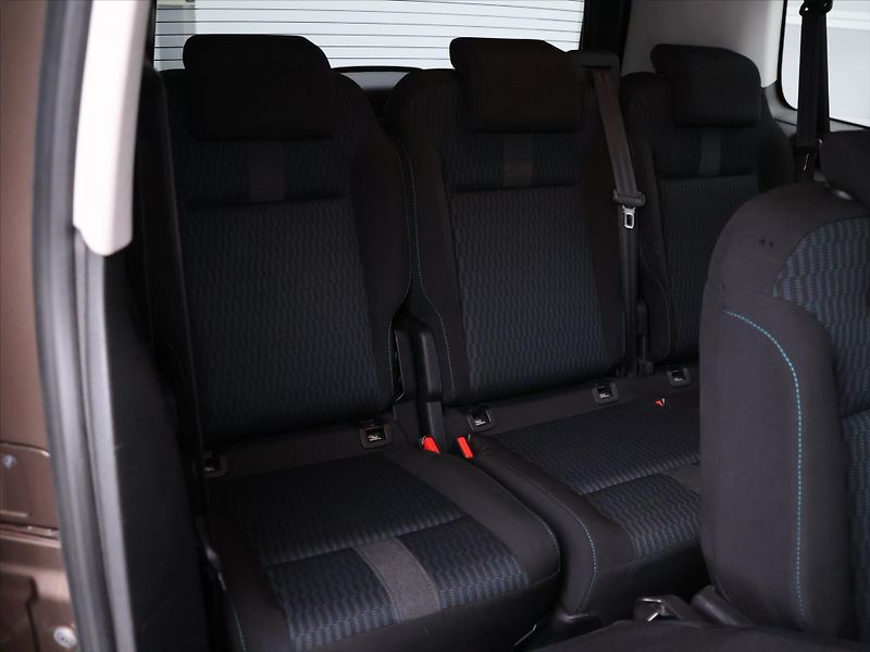 Peugeot Traveller 2,0 BlueHDi 110kW Aut.klima CZ - fotka 14 z 35