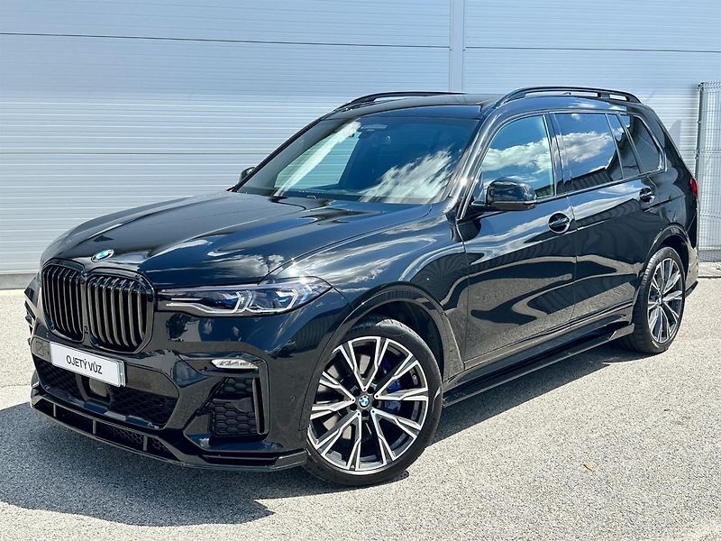 BMW X7 M50i - fotka 1 z 23