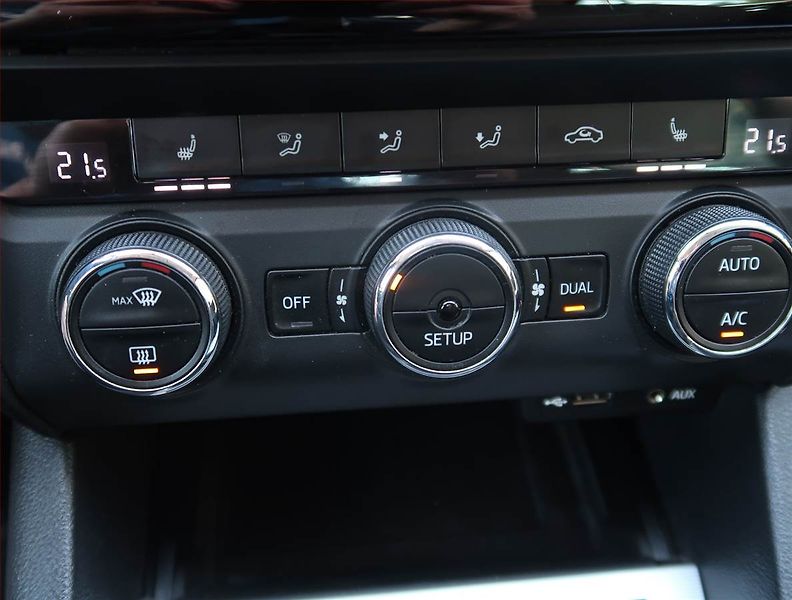 Škoda Octavia (2014) Elegance 1.2 TSI, Navi, Xenony - fotka 19 z 20
