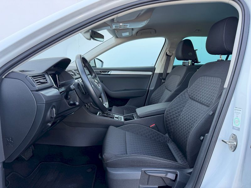 Škoda Superb (2023) 2.0 TDI 110kW Comfort Plus - fotka 5 z 35
