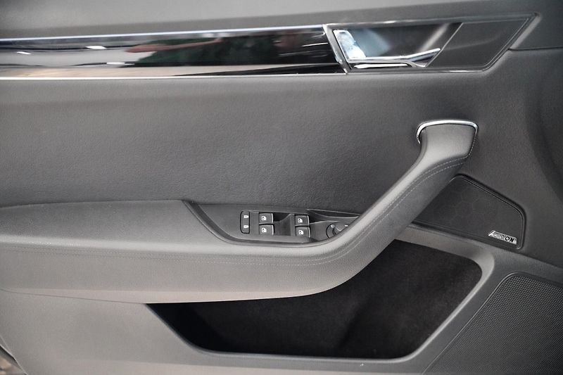 Škoda Superb - fotka 12 z 27
