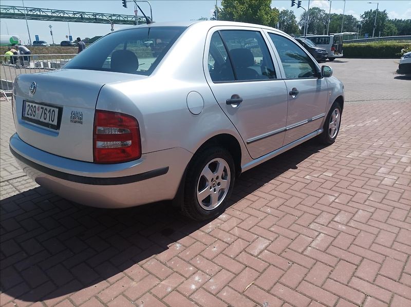 Škoda Fabia 1,2 Elegance - fotka 4 z 16