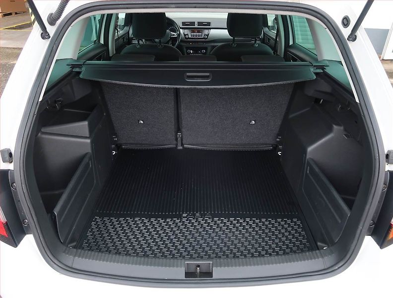 Škoda Fabia (2015) Style 1.4 TDI, Park. senzory - fotka 13 z 21