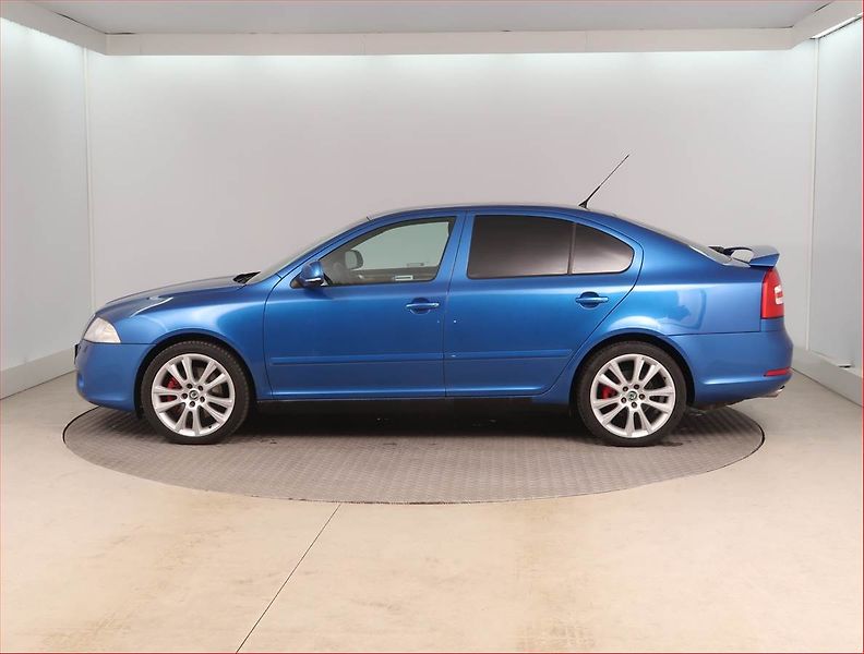Škoda Octavia (2009) RS 2.0 TFSI, Xenony, Tempomat - fotka 3 z 15