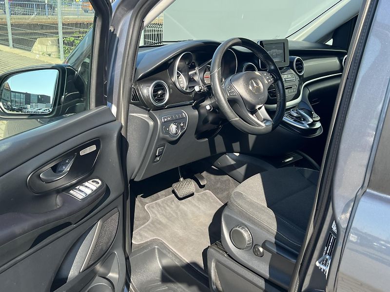 Mercedes-Benz Třídy V (2017) V250d*4Matic*7míst*Servis* - fotka 10 z 34