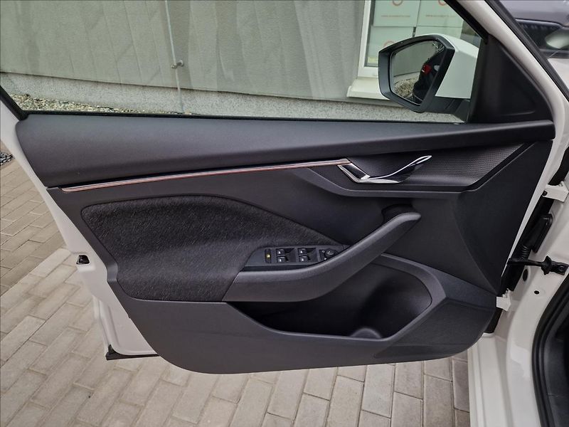 Škoda Kamiq 1.0TSI CNG Style,REZERVACE - fotka 38 z 50