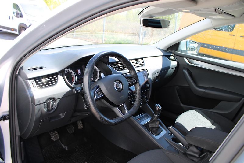 Škoda Octavia 2,0 TDI 110kw Style plus - fotka 7 z 25