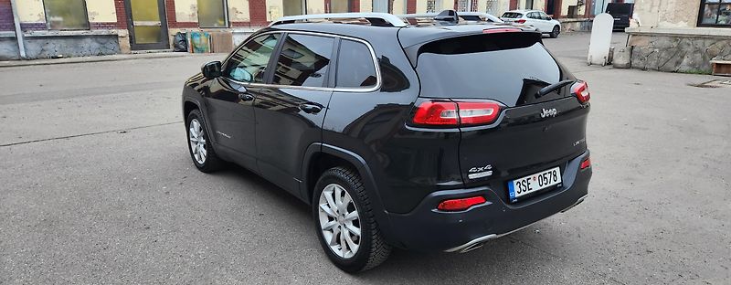 Jeep Cherokee (2015) 2.0D MJET LIMITED AWD LED DPH - fotka 8 z 54