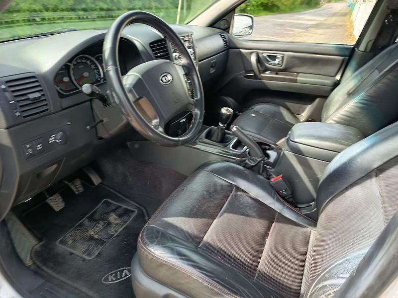 Kia Sorento (2007) 2.5 VGT tažné na 3t. - fotka 24 z 46