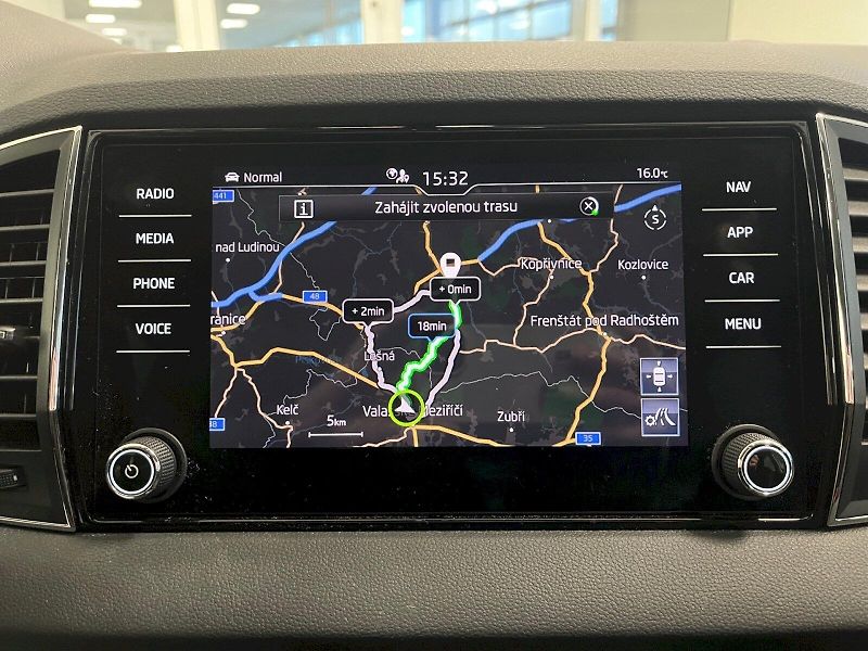 Škoda Karoq (2024) TOP SELECTION 2.0 TDI 4x4 110 - fotka 8 z 33