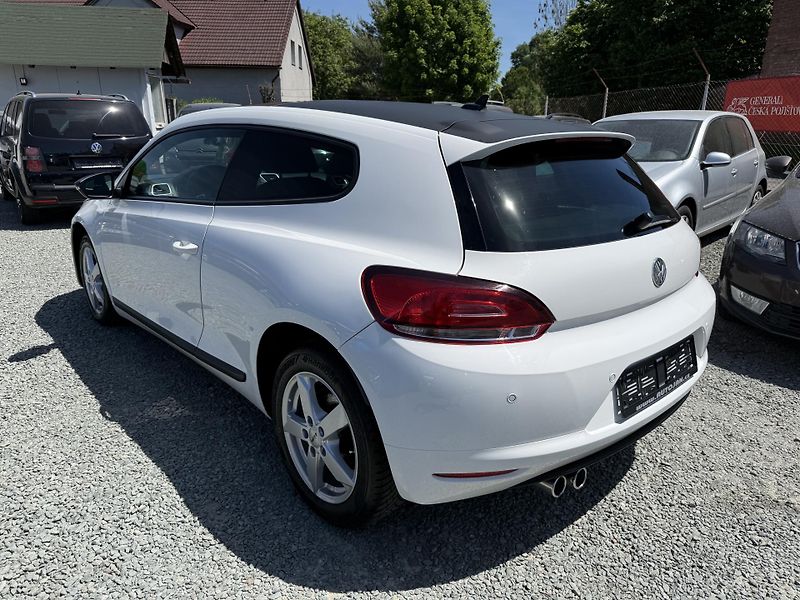 Volkswagen Scirocco 2.0 TDI DSG SPORT 125KW - fotka 4 z 13