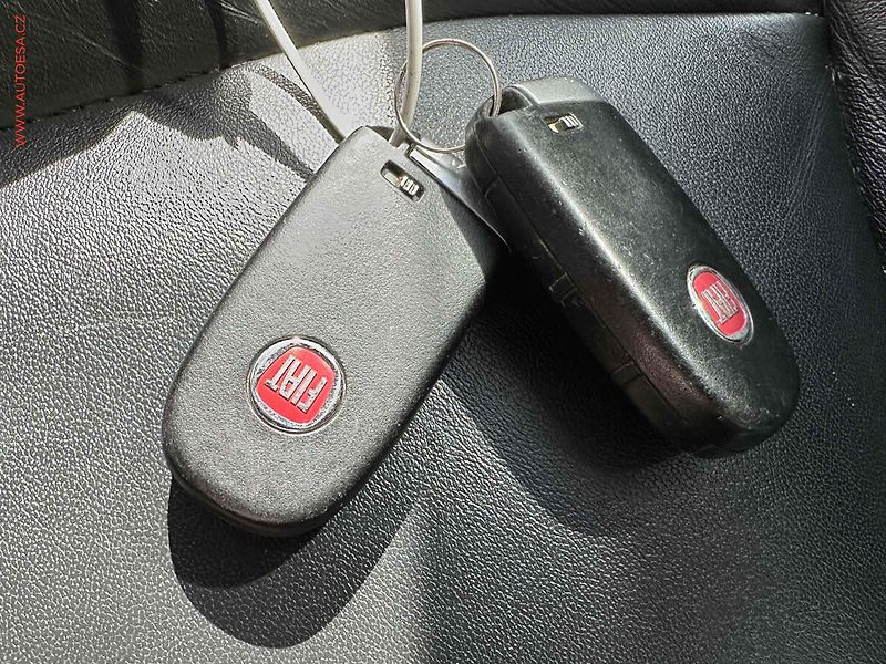 Fiat Freemont (2012) 2.0 M.Jet 4x4 7míst, AT - fotka 20 z 20