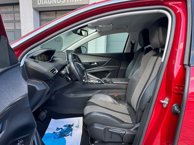 Peugeot 3008 (2017) 1.2 GT-line, automat - fotka 9 z 33