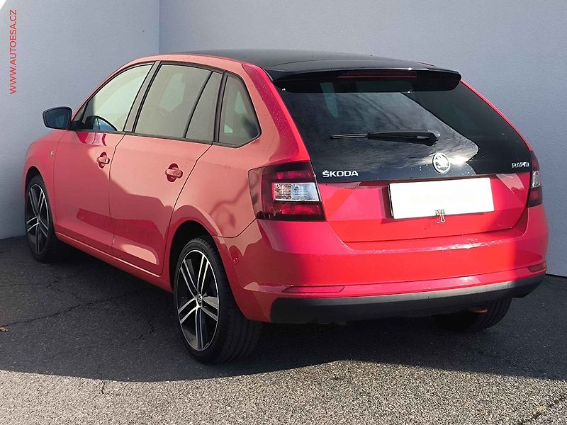 Škoda Rapid (2015) 1.2 TSi, Sport, xenon, panor - fotka 6 z 18