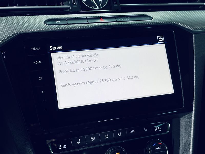 Volkswagen Passat (2019) 2.0TDI*R-LINE*CZ*LED*1.MAJ* - fotka 32 z 39