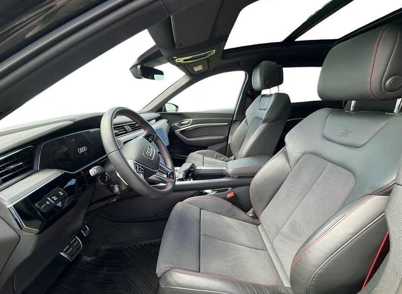 Audi Q8 e-tron 55 Q S-Line 360k Pano Tažné - fotka 10 z 16