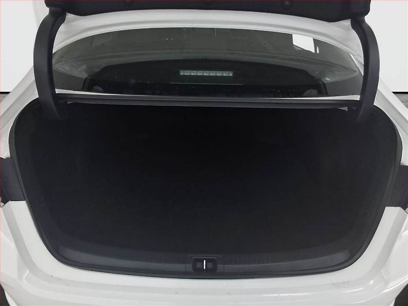 Toyota Corolla (2020) 1.6 Valvematic, Tempomat - fotka 14 z 17