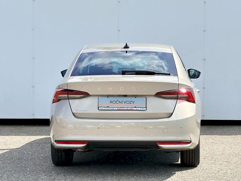 Škoda Octavia (2024) DSG 2.0 TDI / 110 kW / TOP SEL - fotka 30 z 31