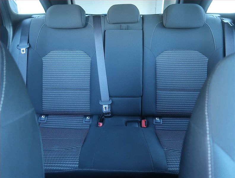 Kia Ceed (2022) Silver 1.5 T-GDI, Serv.kniha - fotka 10 z 16