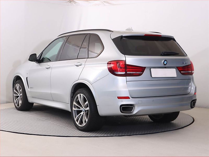 BMW X5 (2017) M Paket xDrive40d - fotka 4 z 25