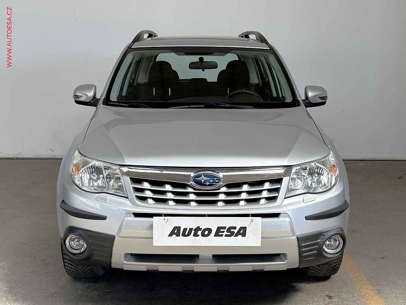 Subaru Forester (2011) 2.0i AWD, Střešní okno - fotka 2 z 15