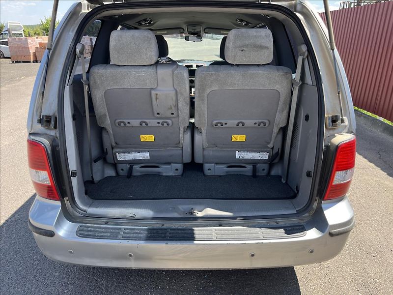 Kia Carnival 2,9 CRDi 6.MÍST STK 5/2028 - fotka 28 z 31