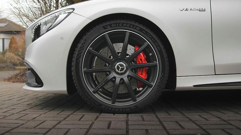 Mercedes-Benz Třídy S S63 AMG 4MATIC cabrio 585 PS - fotka 9 z 48