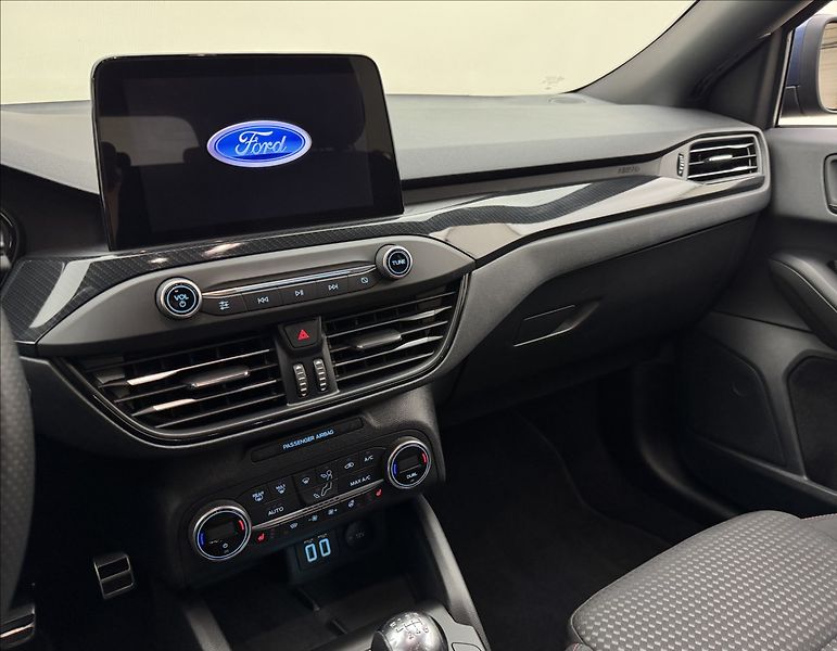 Ford Focus 1,5 ST-LINE ZÁRUKA LED 1MAJ ČR - fotka 17 z 40