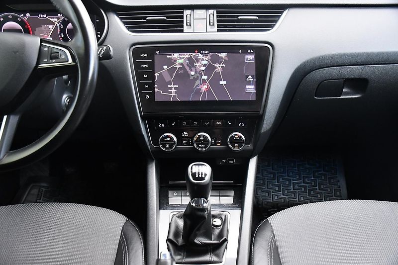 Škoda Octavia 2.0TDi STYLE VIRTUAL ACC ČR - fotka 23 z 54