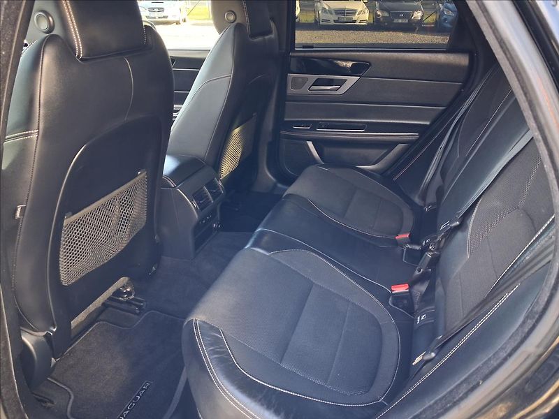 Jaguar XF 2,0 177kw, R-Sport - fotka 11 z 16