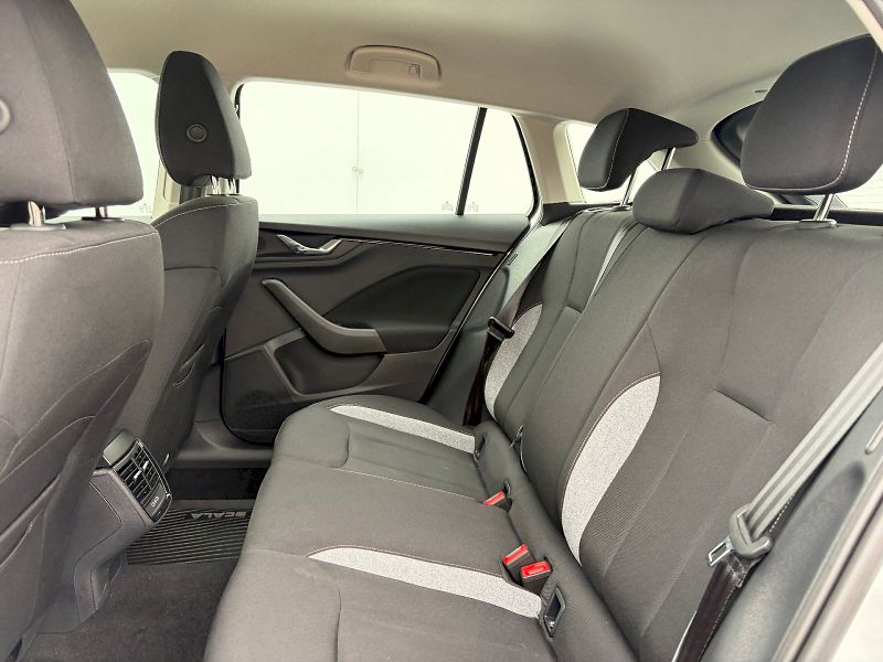 Škoda Scala (2025) 1.0 TSI / 85 kW / SELECTION - fotka 7 z 35