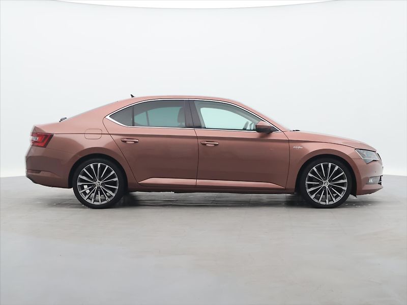 Škoda Superb 2,0 TDI 140kW L&K 4x4 CZ - fotka 8 z 46
