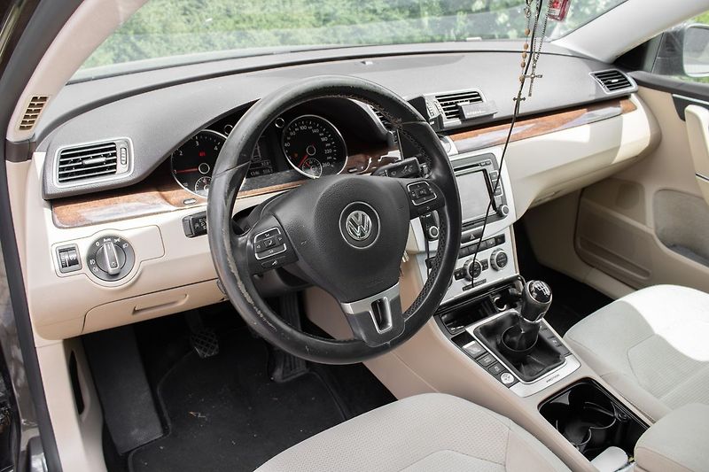 Volkswagen Passat - fotka 9 z 27