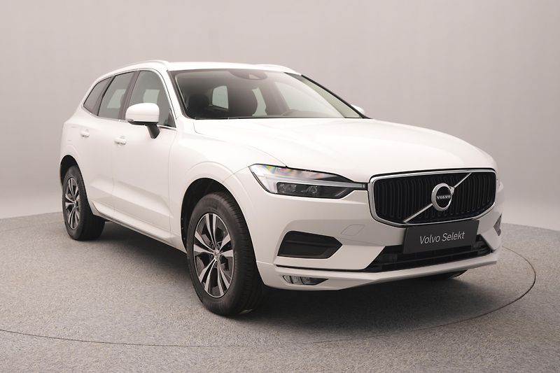 Volvo XC60 B4 AWD MOMENTUM AUT REZERVACE - fotka 13 z 45
