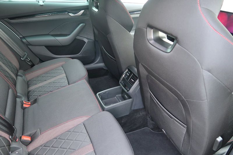 Škoda Octavia (2025) RS 2,0 TSI 195 kW DSG - fotka 24 z 30