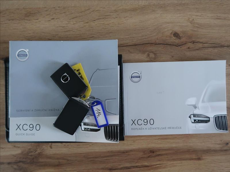 Volvo XC90 2,0 B5,173kW,MomentumPro,1maj - fotka 27 z 29