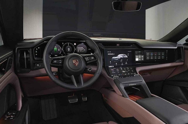 Nové Porsche Cayenne v nového showroomu značky v Praze-Ořechu.