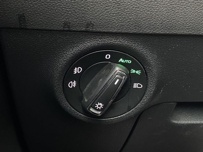 Škoda Karoq 2.0TDi, 2x kola, DSG, 4x4 - fotka 18 z 18