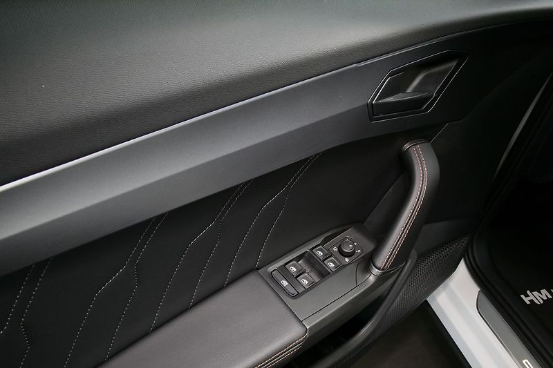 Cupra Formentor 1.5TSI 110kW LED Kamera ZÁRUKA - fotka 17 z 33