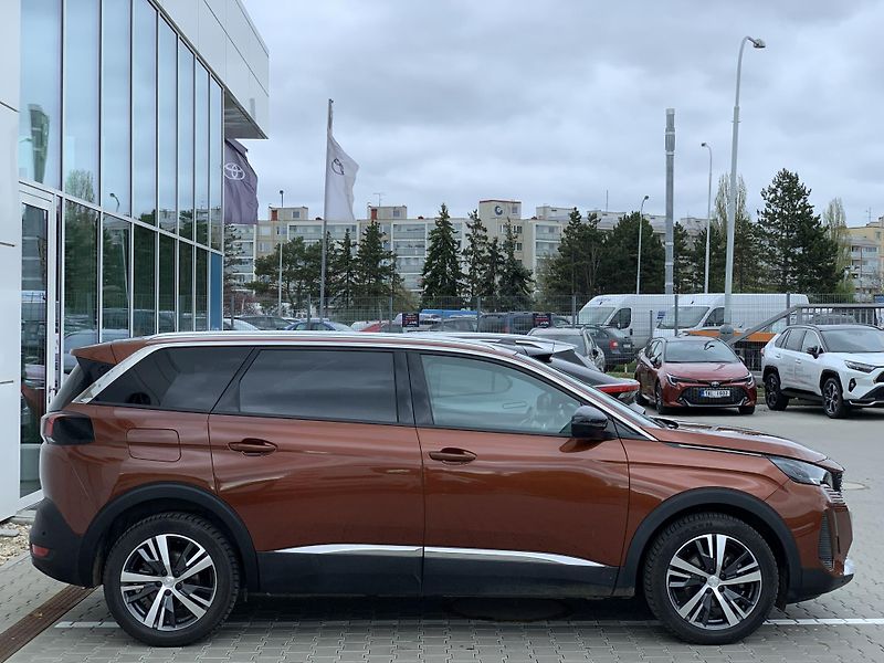 Peugeot 5008 ALLURE PACK 1,2 PureTech 96kW - fotka 10 z 29
