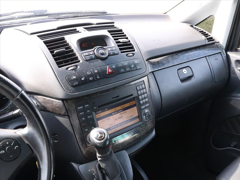 Mercedes-Benz Viano 3,0 CDI 165kW Aut. 6-Míst Tažn - fotka 21 z 34